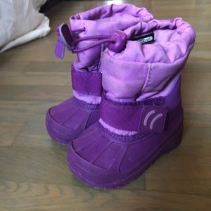 Toddler girls purple snow boots in size 5/6